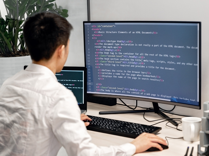 Code auf Monitor